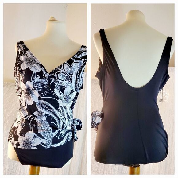 Black/White Floral One Piece Swimsuit Size 3X - Picture 1 of 10
